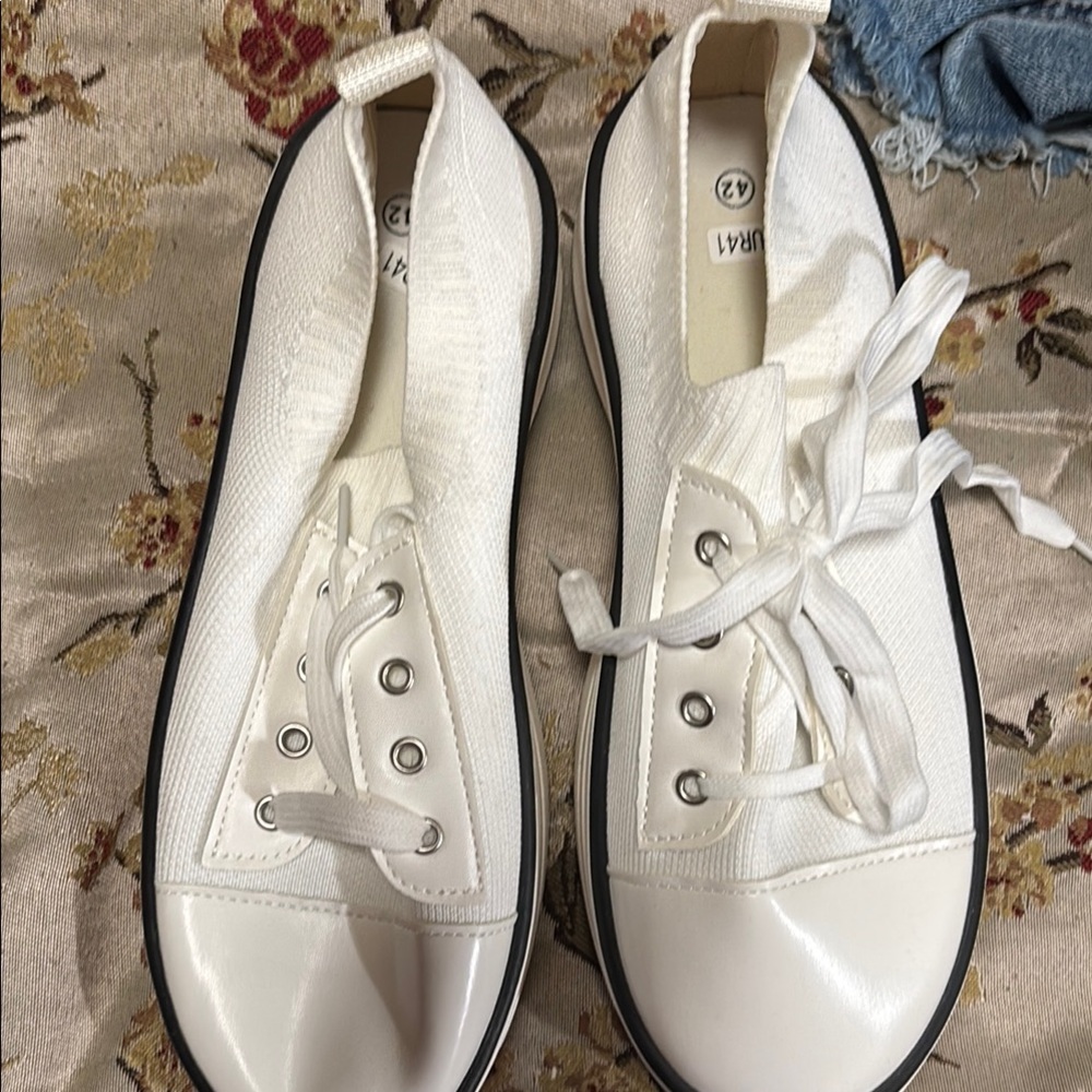 White Casual Sneakers